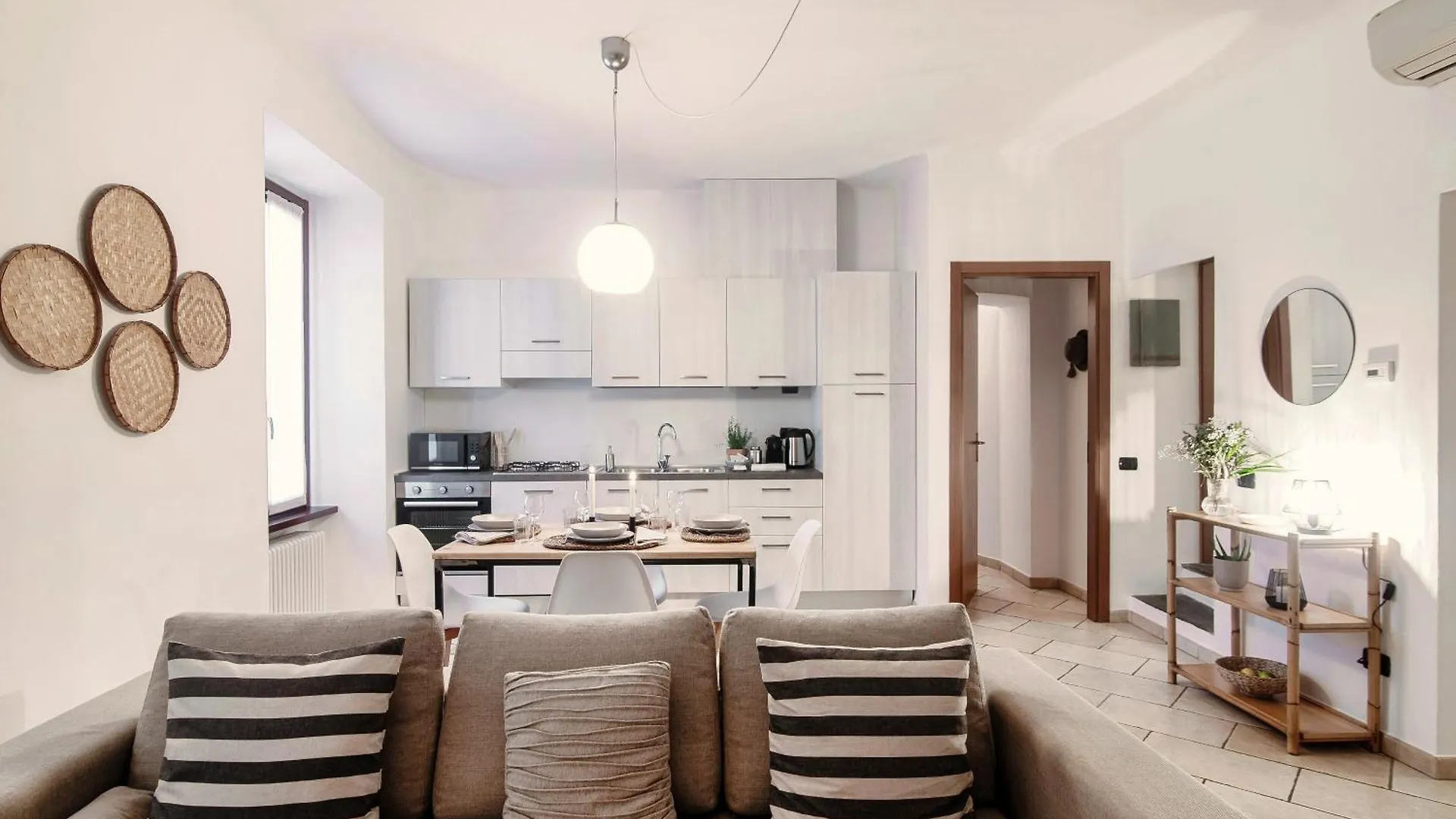 Apartment Il Lauro - By Myhomeincomo