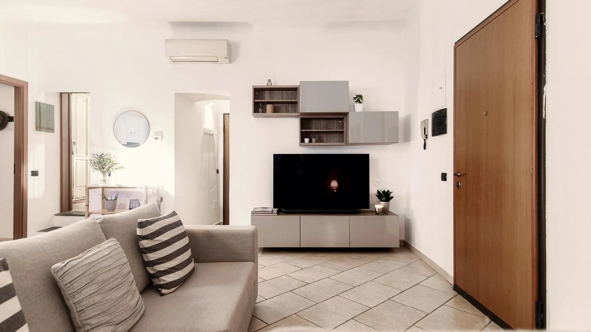 Apartment Il Lauro - By Myhomeincomo Italy