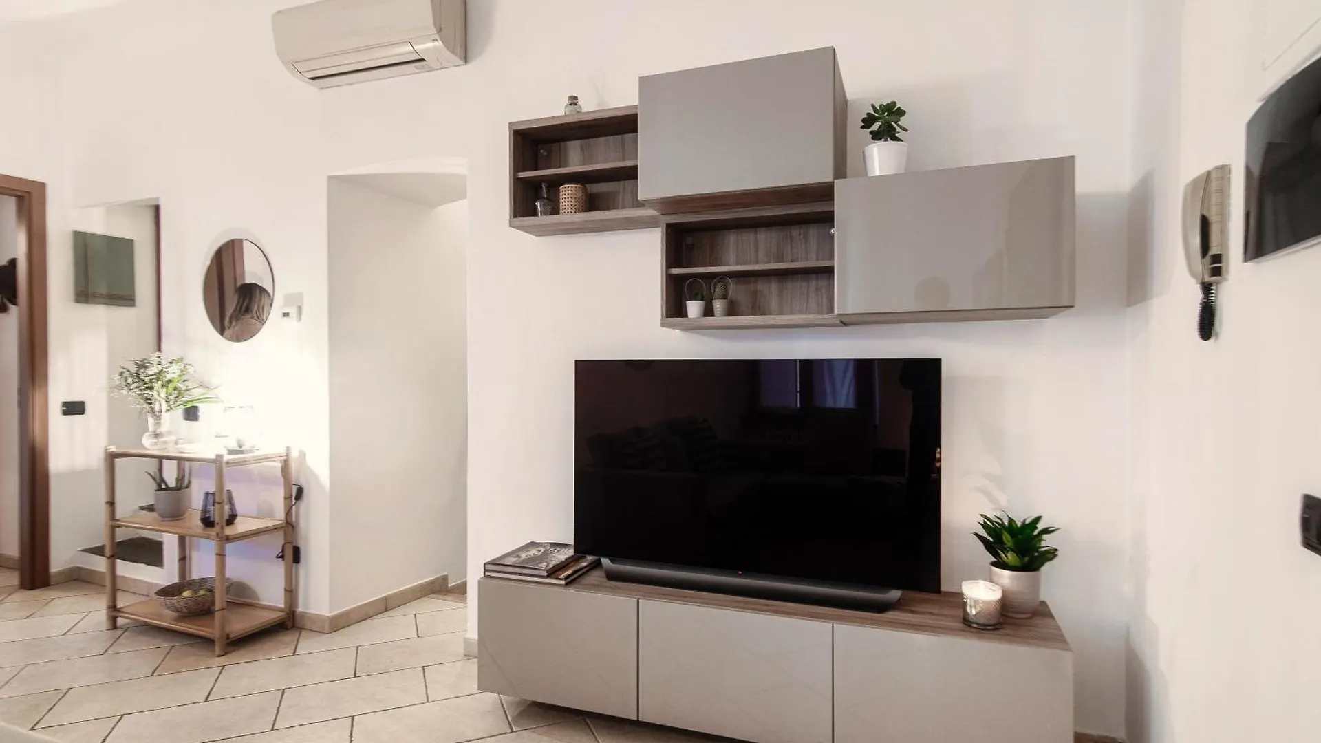 Apartment Il Lauro - By Myhomeincomo