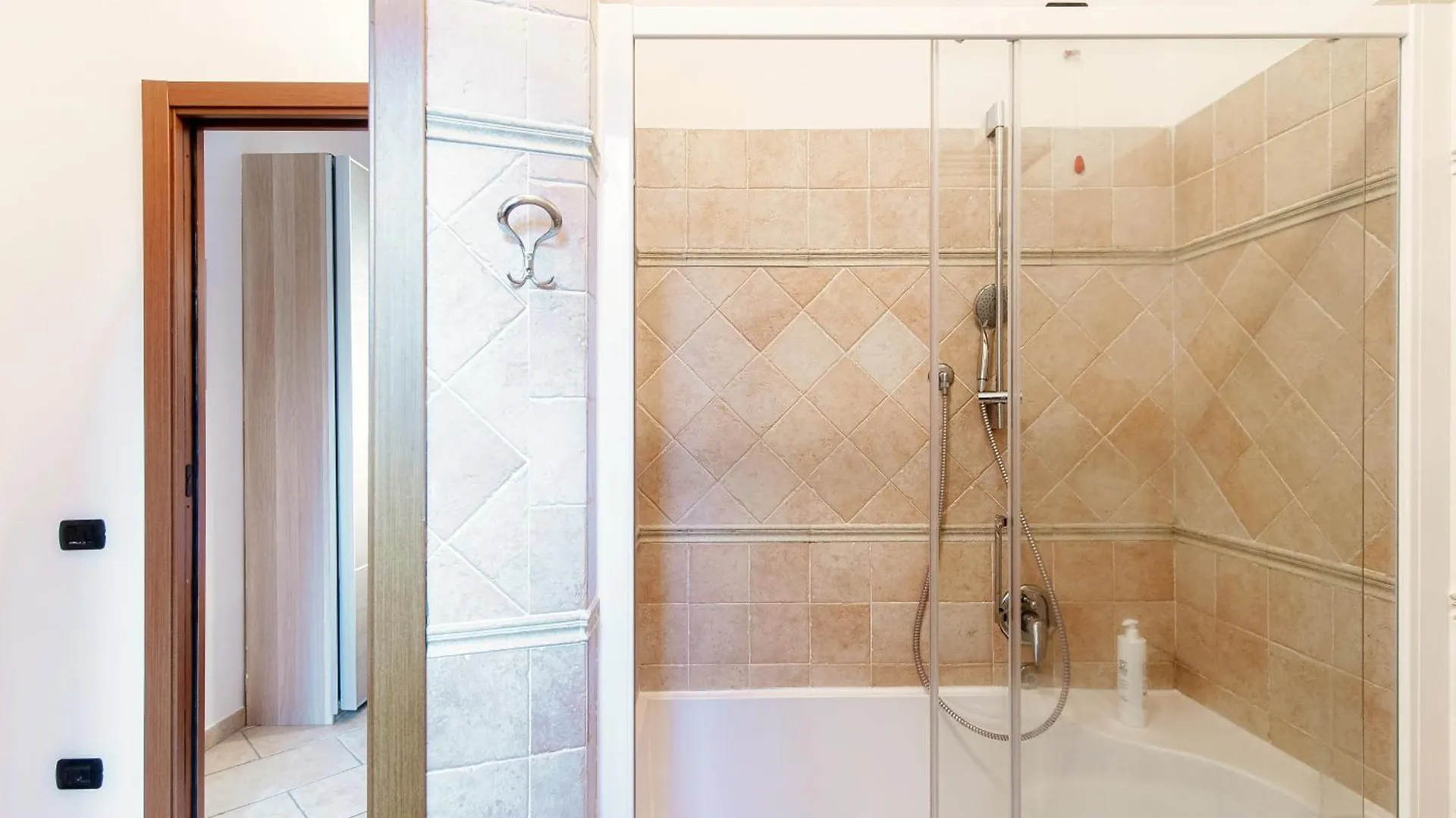 Apartment Il Lauro - By Myhomeincomo